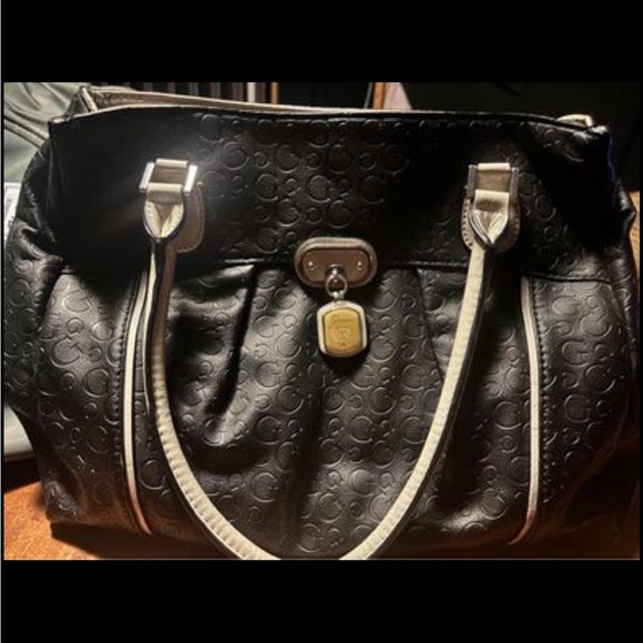 Guess Purse - Picture 1 of 2